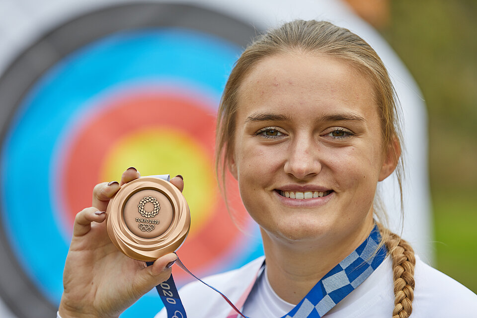 Charline Schwarz mit Bronze-Olympiamedaille